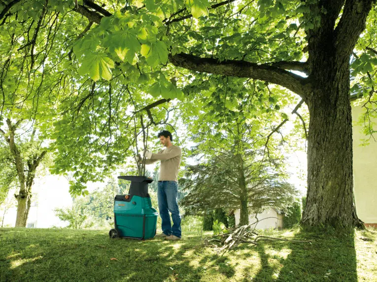 Broyeur de végétaux : quel choix faire en 2020 ?